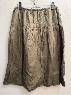 Everyday A-Line Midi Skirt in Olive